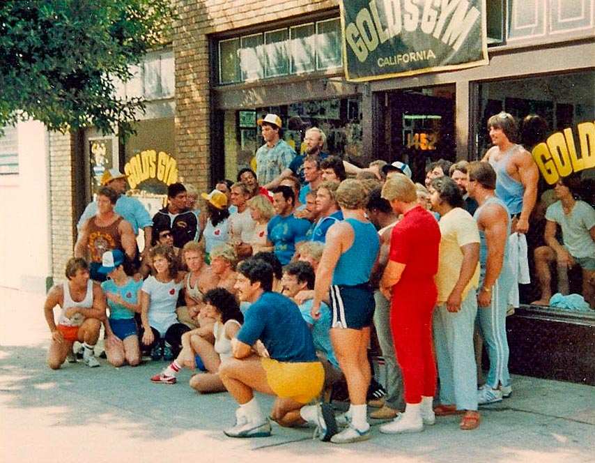 Världseliten inom bodybuilding utanför Golds Gym sommaren 1980.